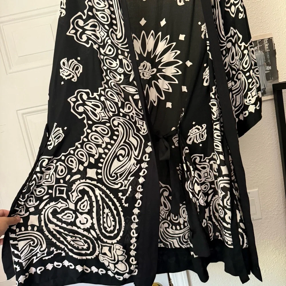 JONNY COTA black and white paisley print rayon kimono sleeve wrap top duster - Picture 6 of 9